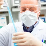 scientins in chemical laboraotry