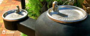 2 public water fountains